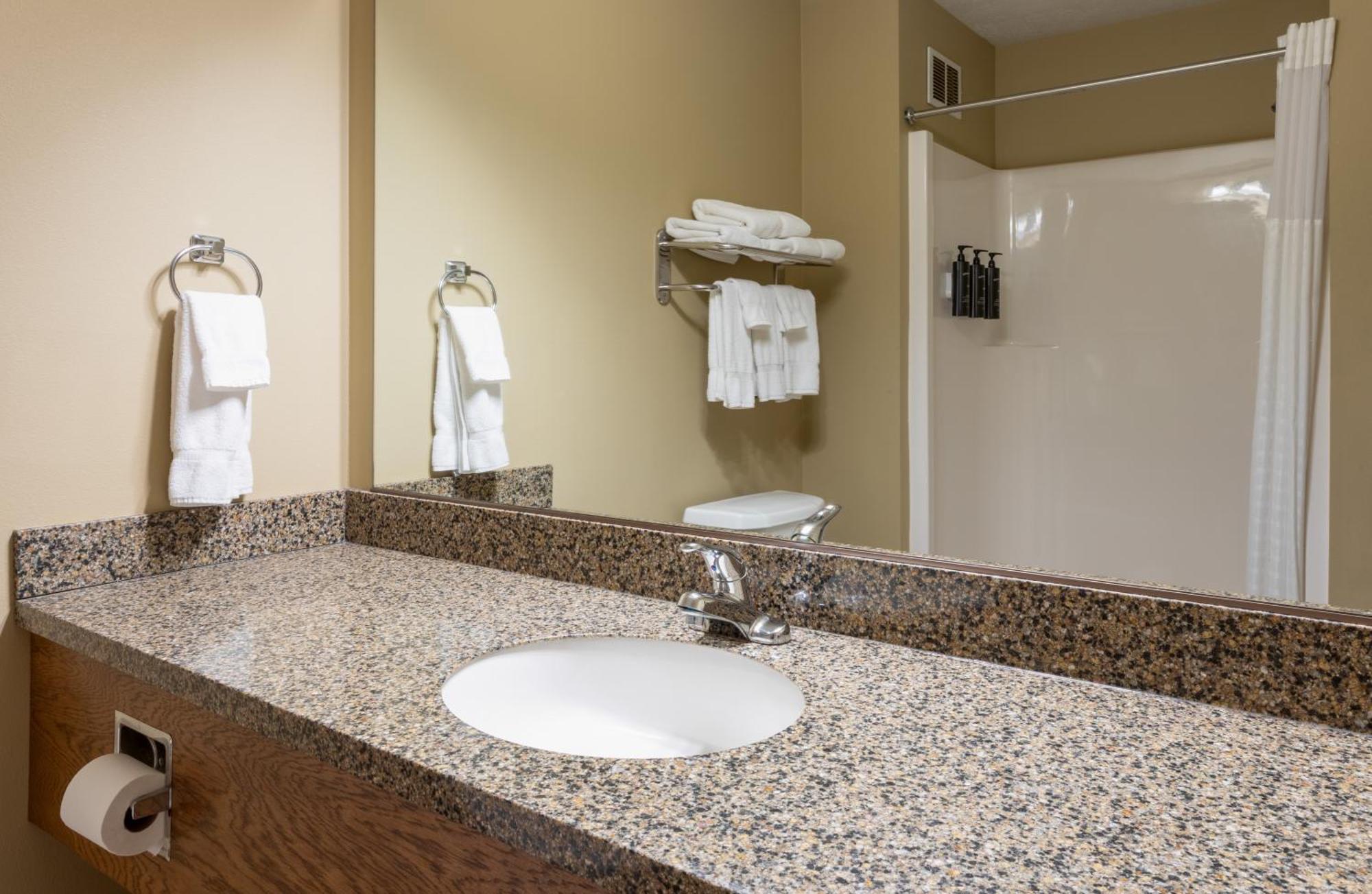 Grandstay Inn & Suites Of Luverne Екстериор снимка