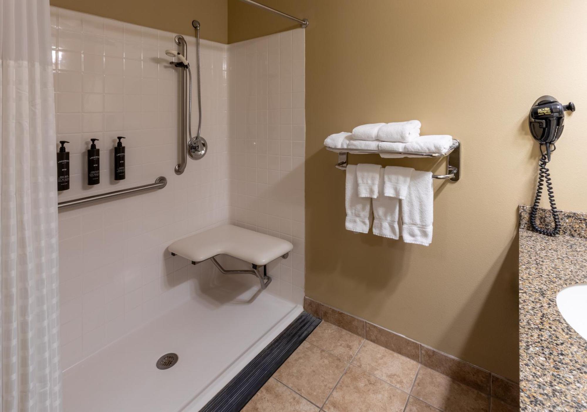 Grandstay Inn & Suites Of Luverne Екстериор снимка