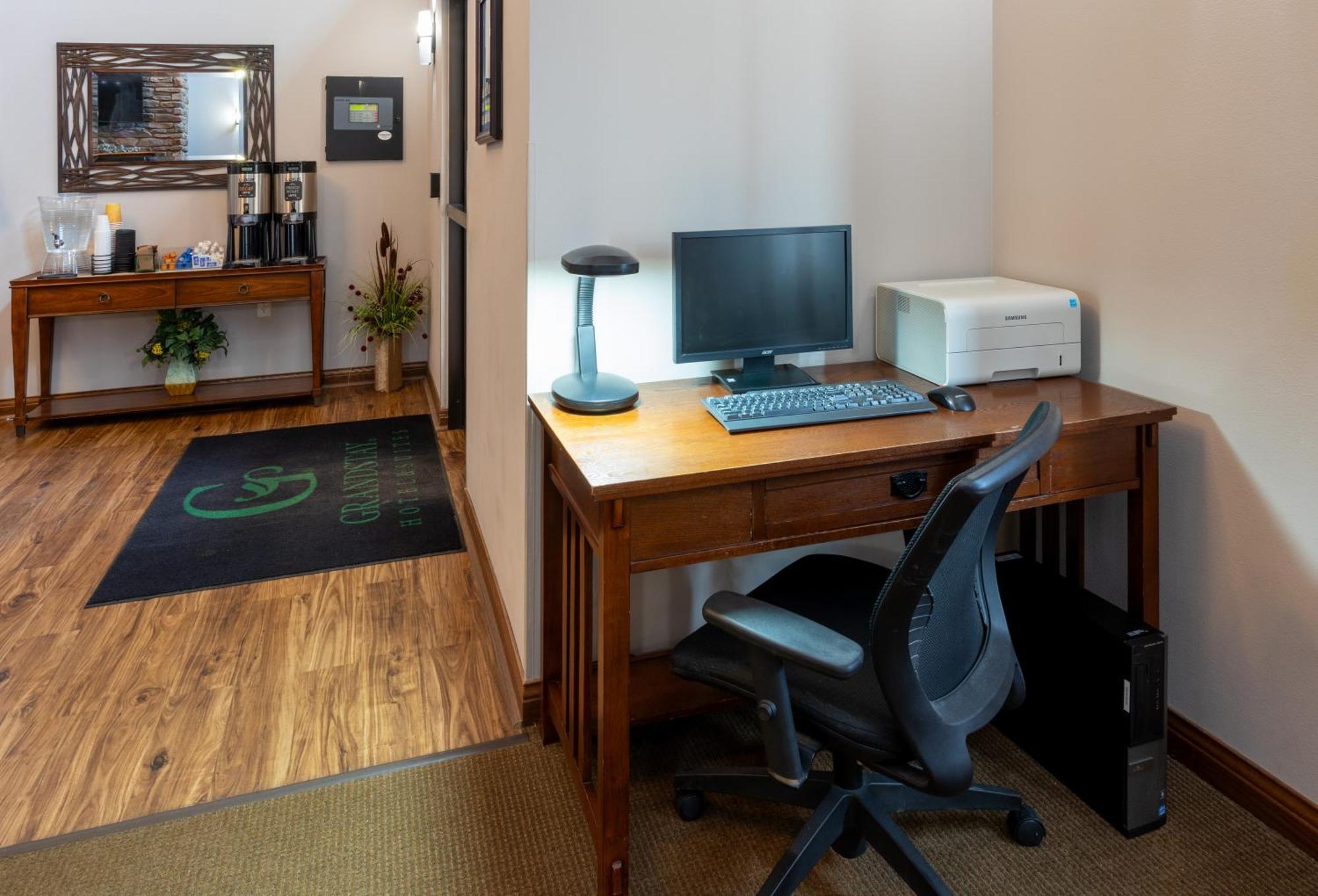 Grandstay Inn & Suites Of Luverne Екстериор снимка